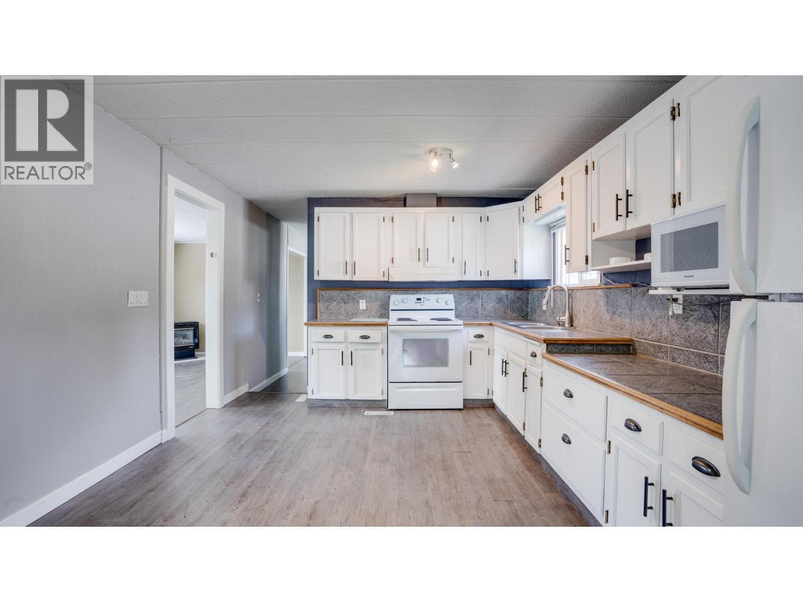 5484 25 AVENUE UNIT 61 in