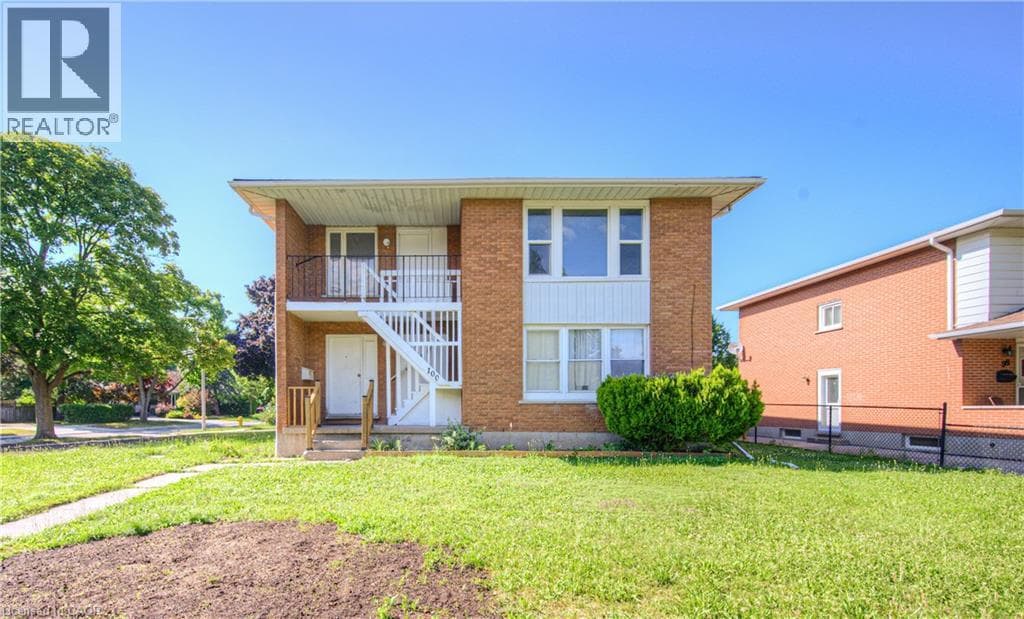 100 WESTWOOD DRIVE in Westmount