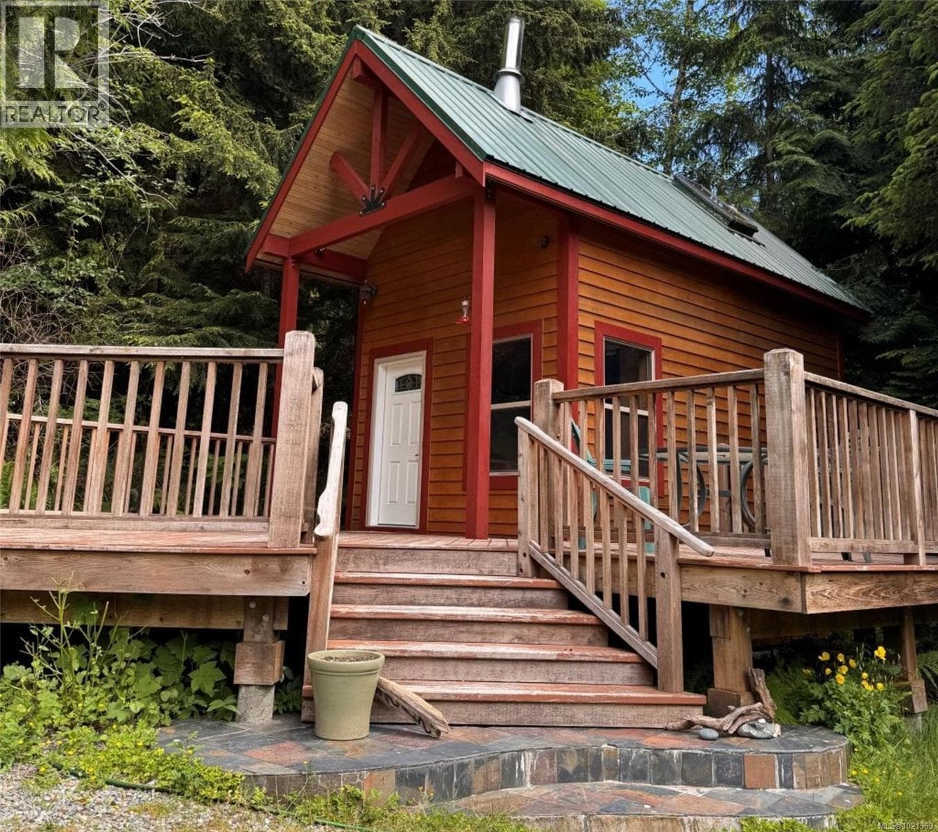 2725 Seaside Dr in