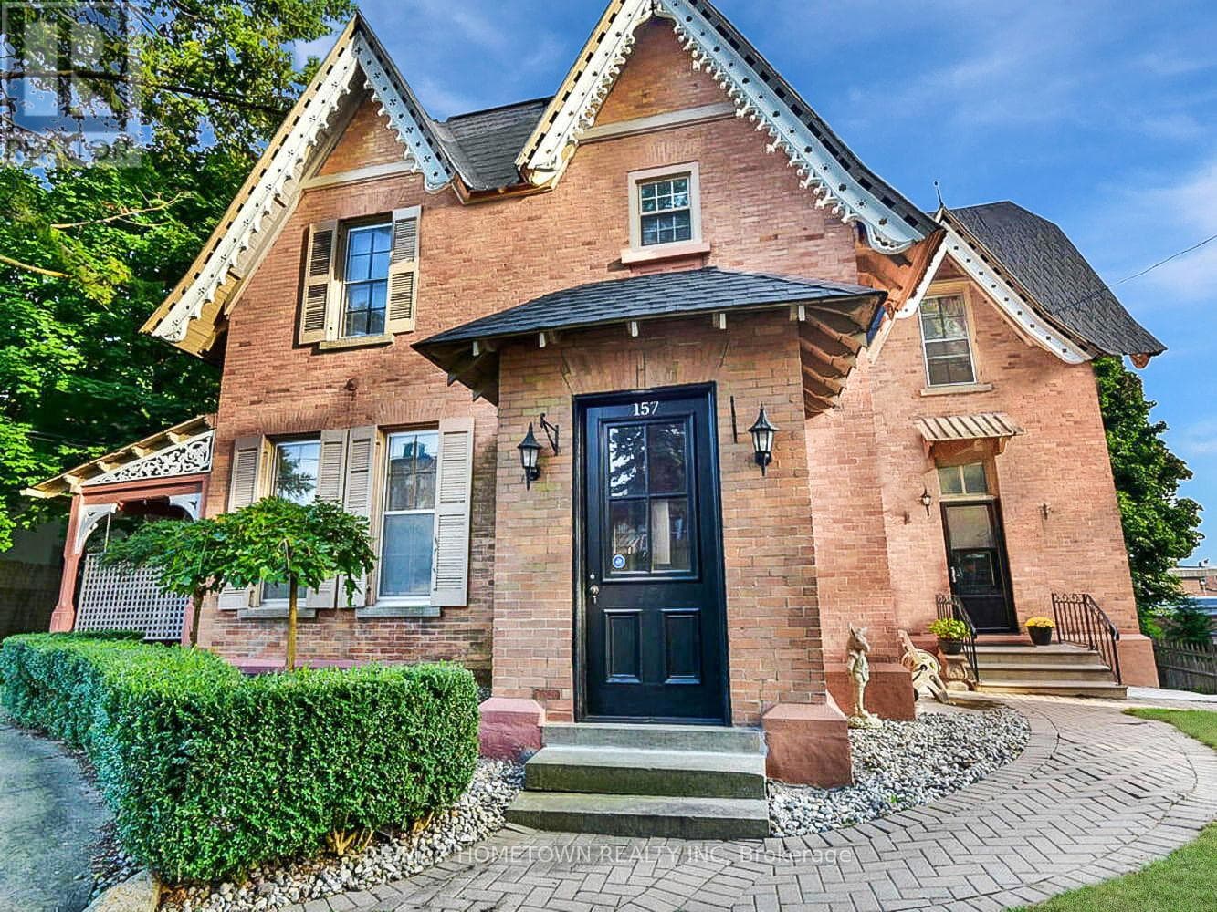 157 DIBBLE STREET W in