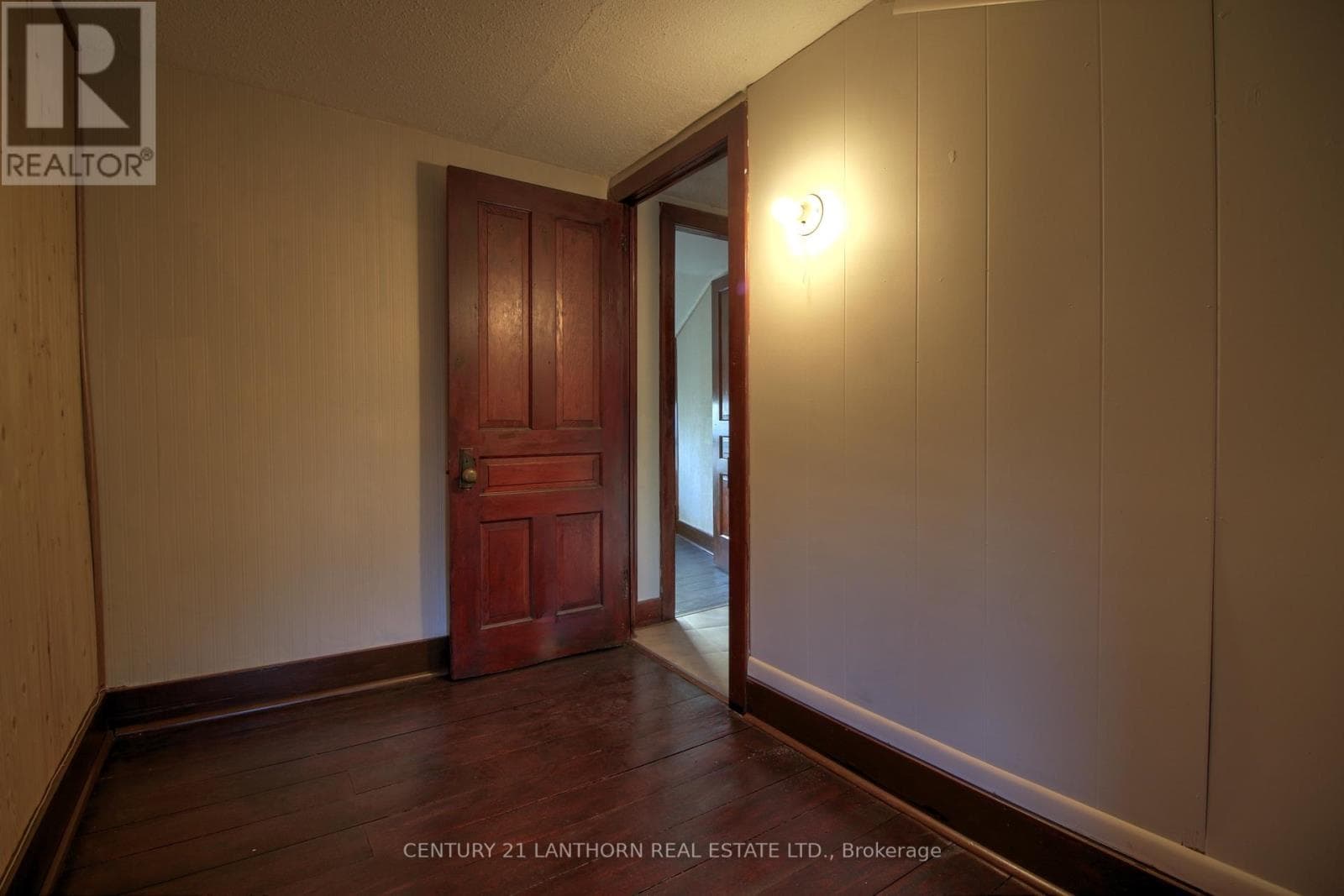 325 PICTON MAIN STREET E in