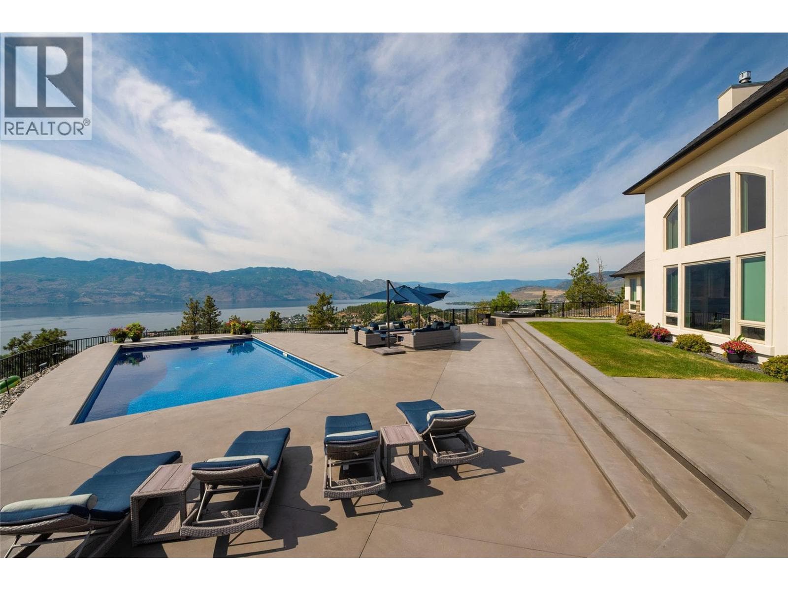 1520 VINEYARD DRIVE in