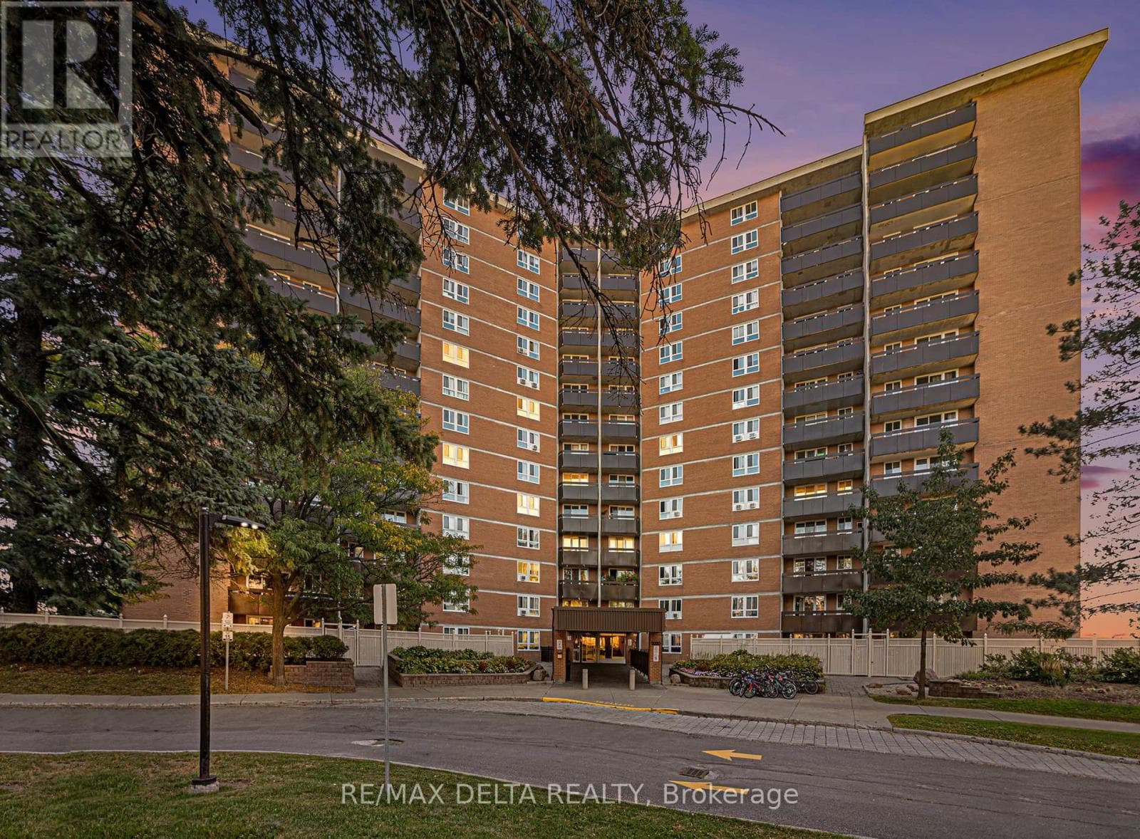 513 - 2020 JASMINE CRESCENT in BEACON HILL SOUTH - CARDINAL HEIGHTS