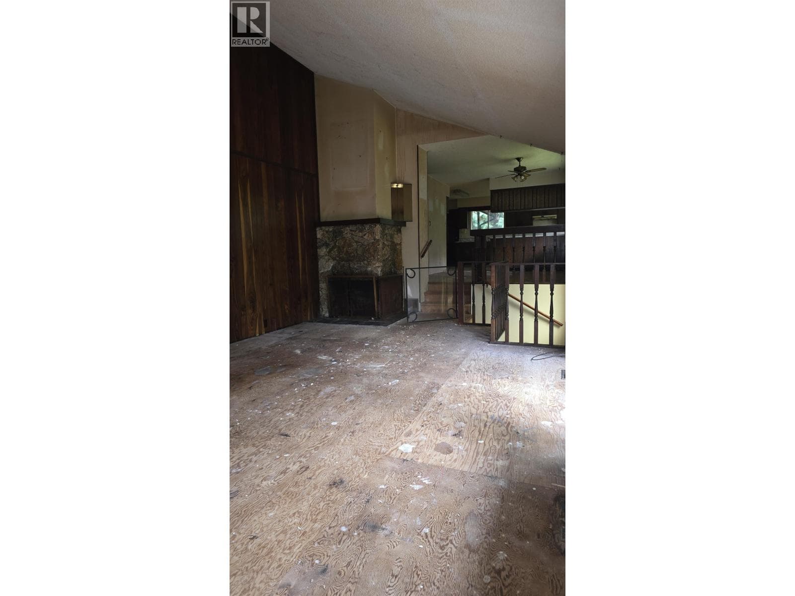4494 RONDEVIEW ROAD in