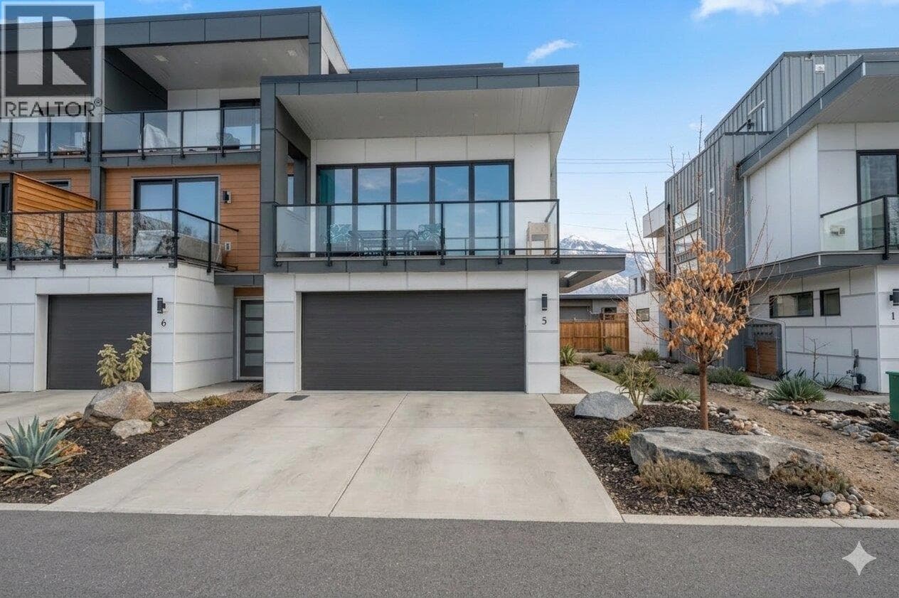 5995 Oliver Landing Crescent Unit# 5 in