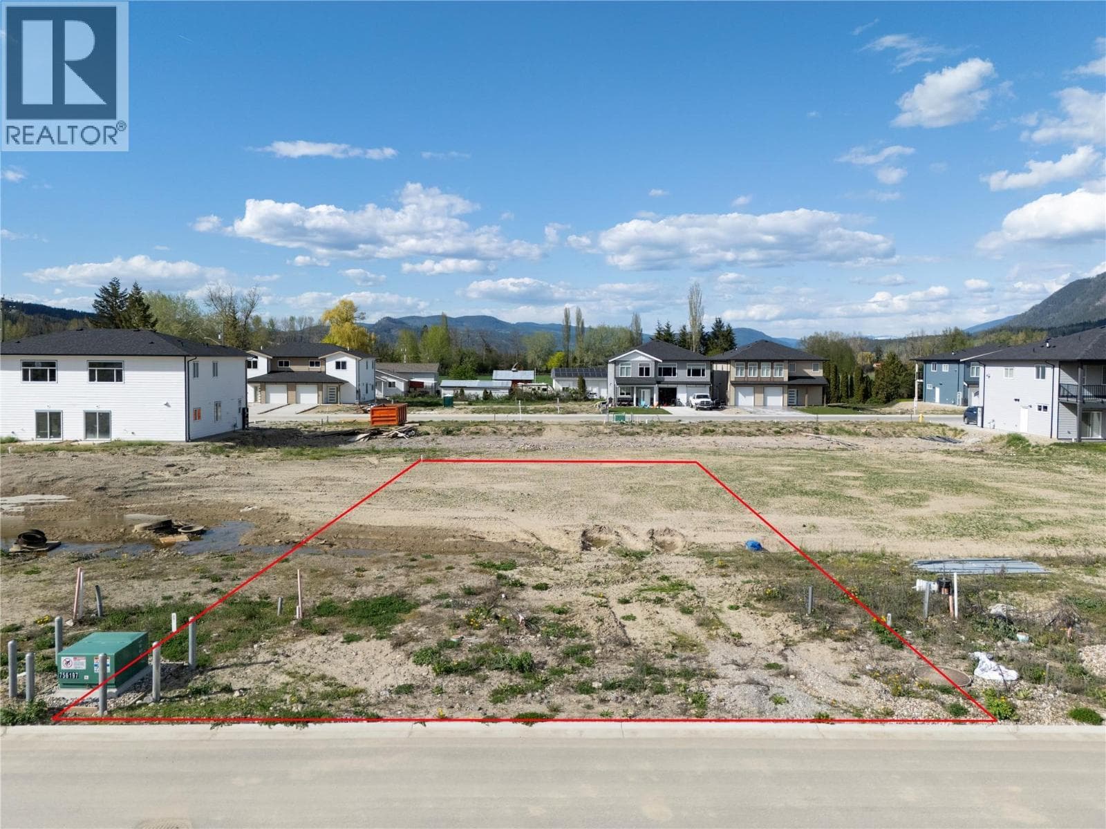2023 Viewmount Court in