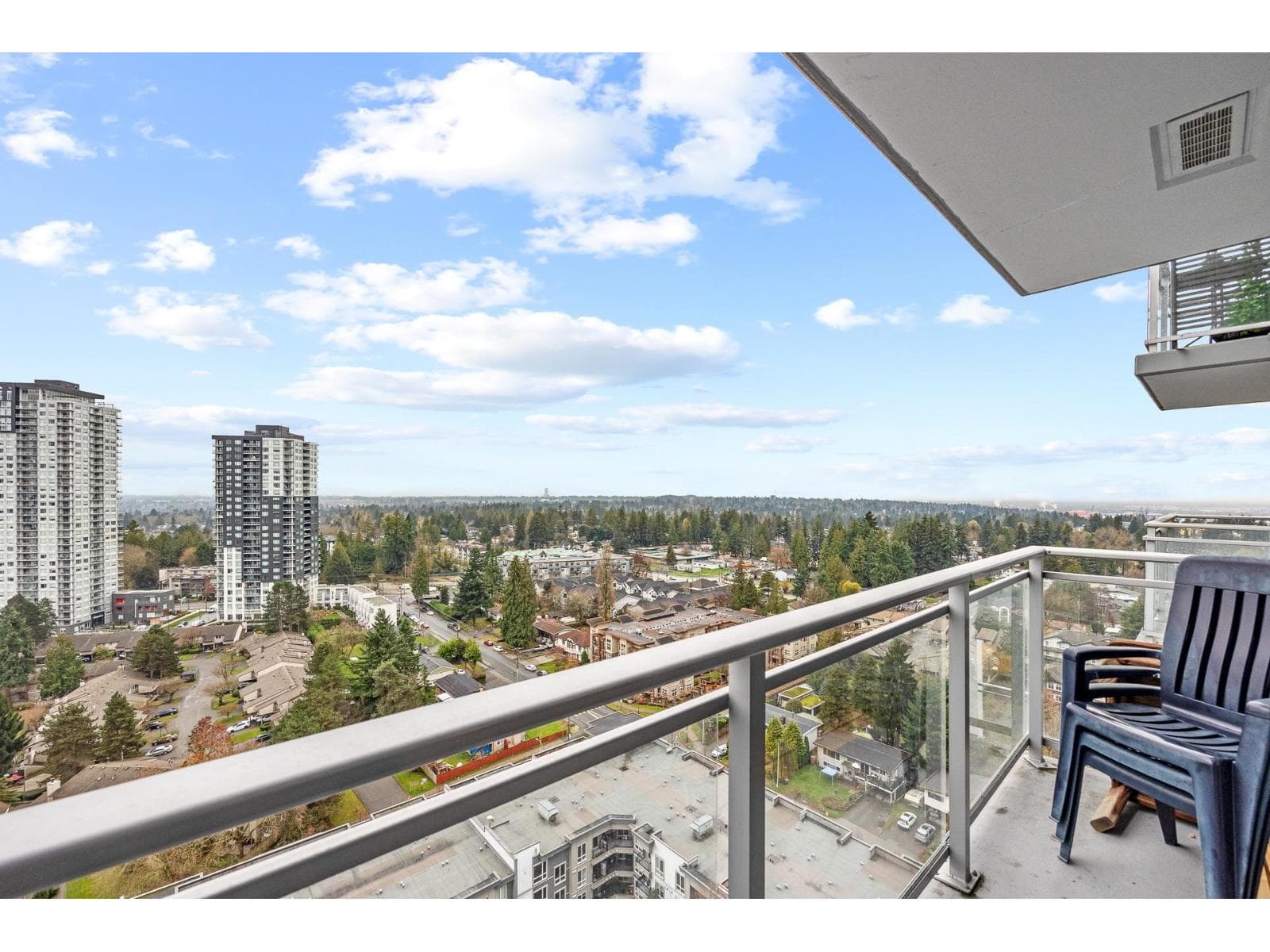 2511 13325 102A AVENUE in Whalley