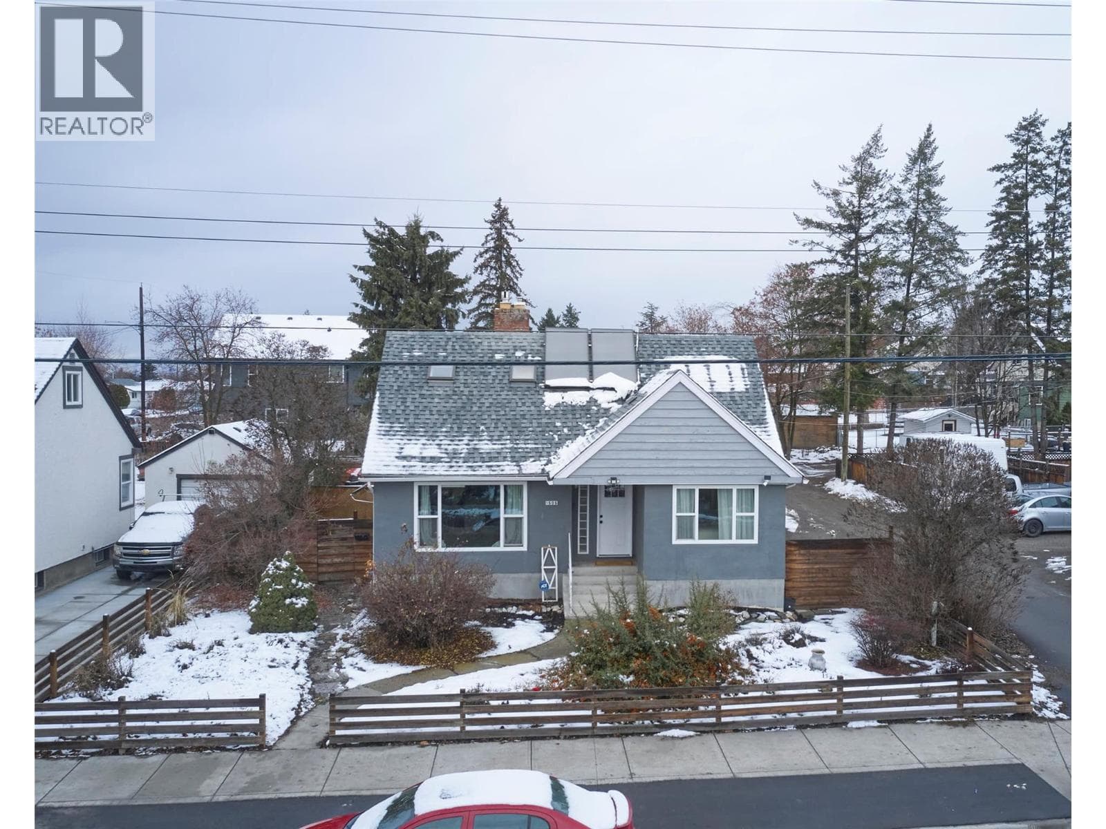 1505 32 AVENUE in