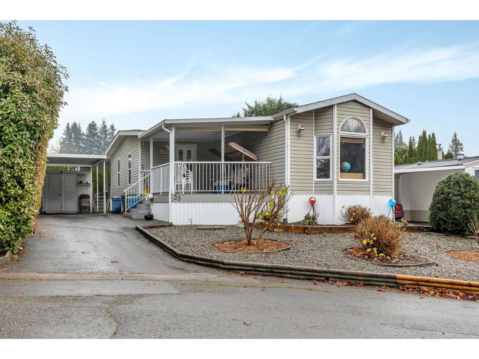 33 2035 MARTENS STREET in Peardonville