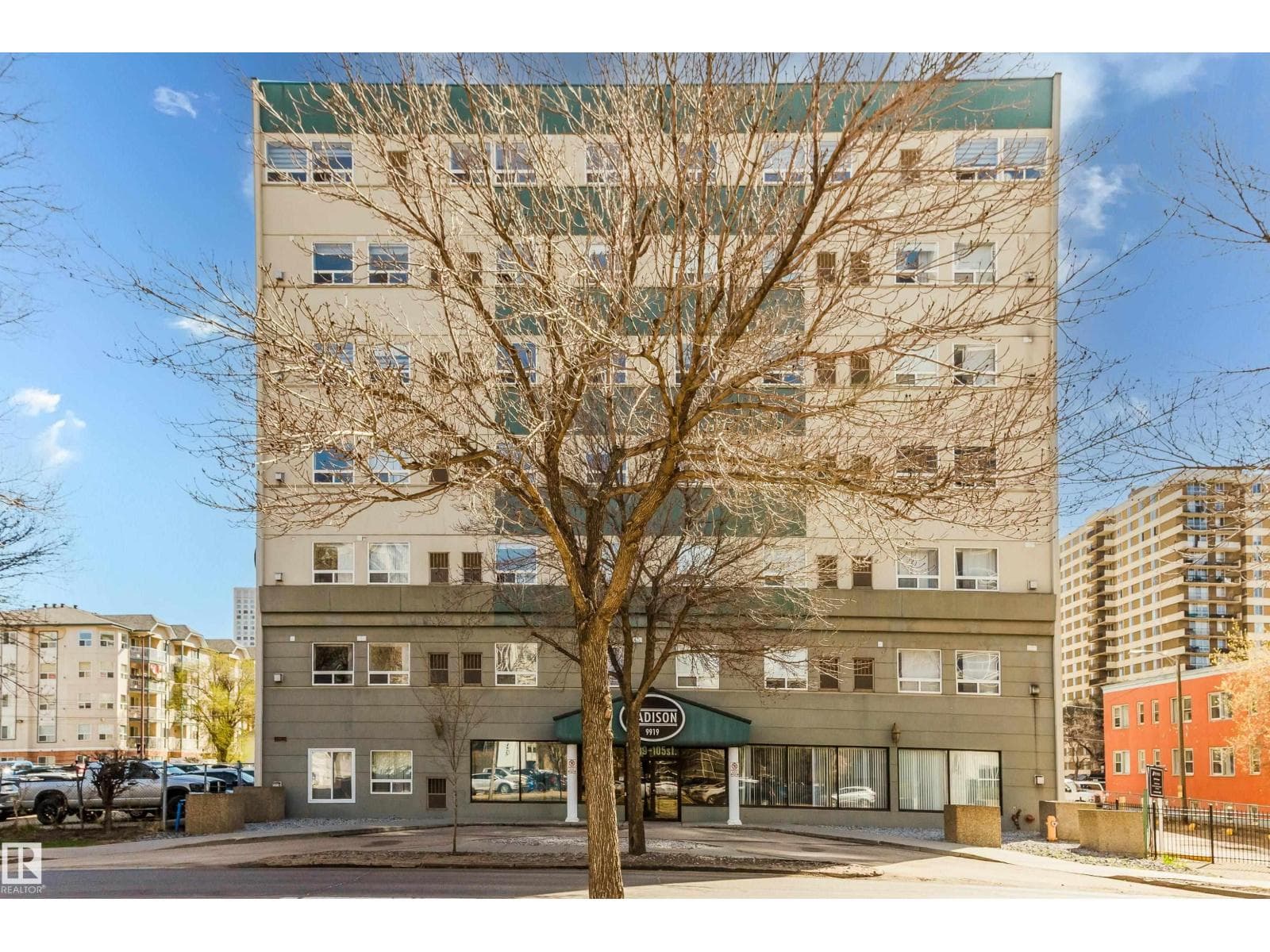 #407 9919 105 ST NW in DOWNTOWN