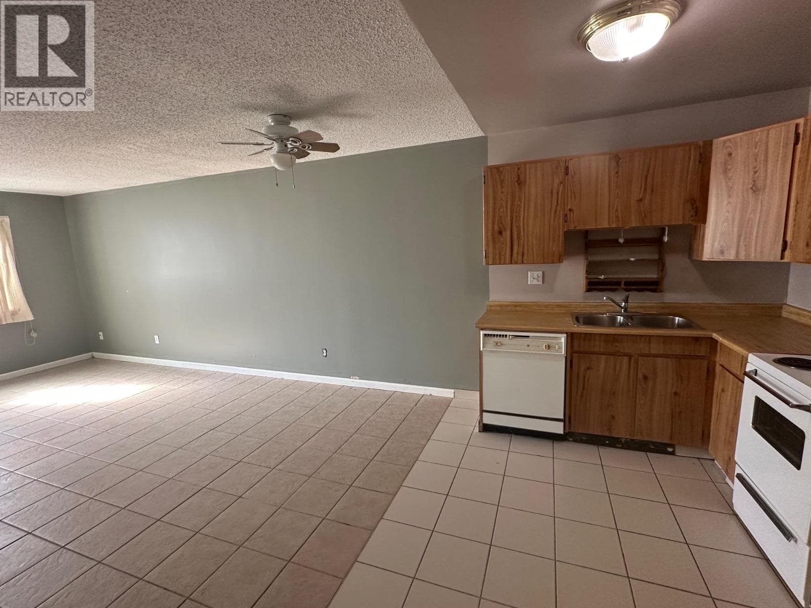 104 1122 KING ALBERT AVENUE in Austin Heights