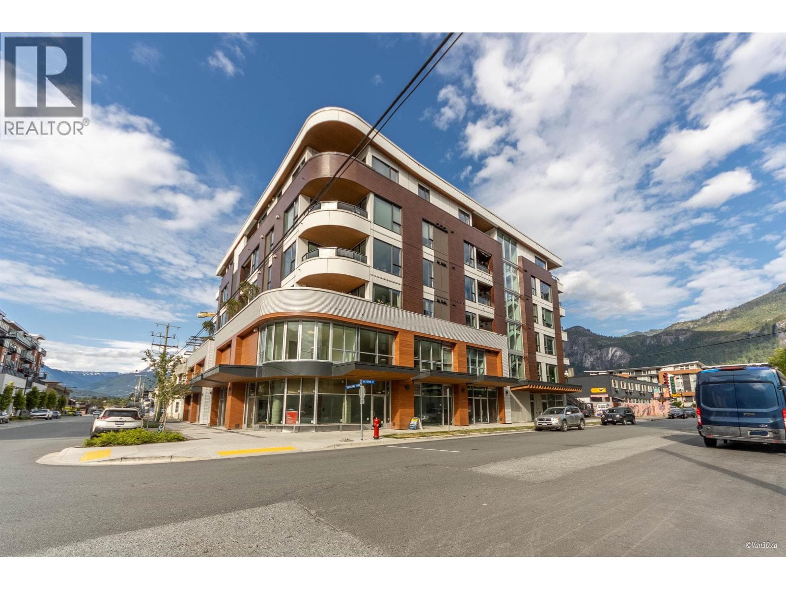 405 1365 VICTORIA STREET in