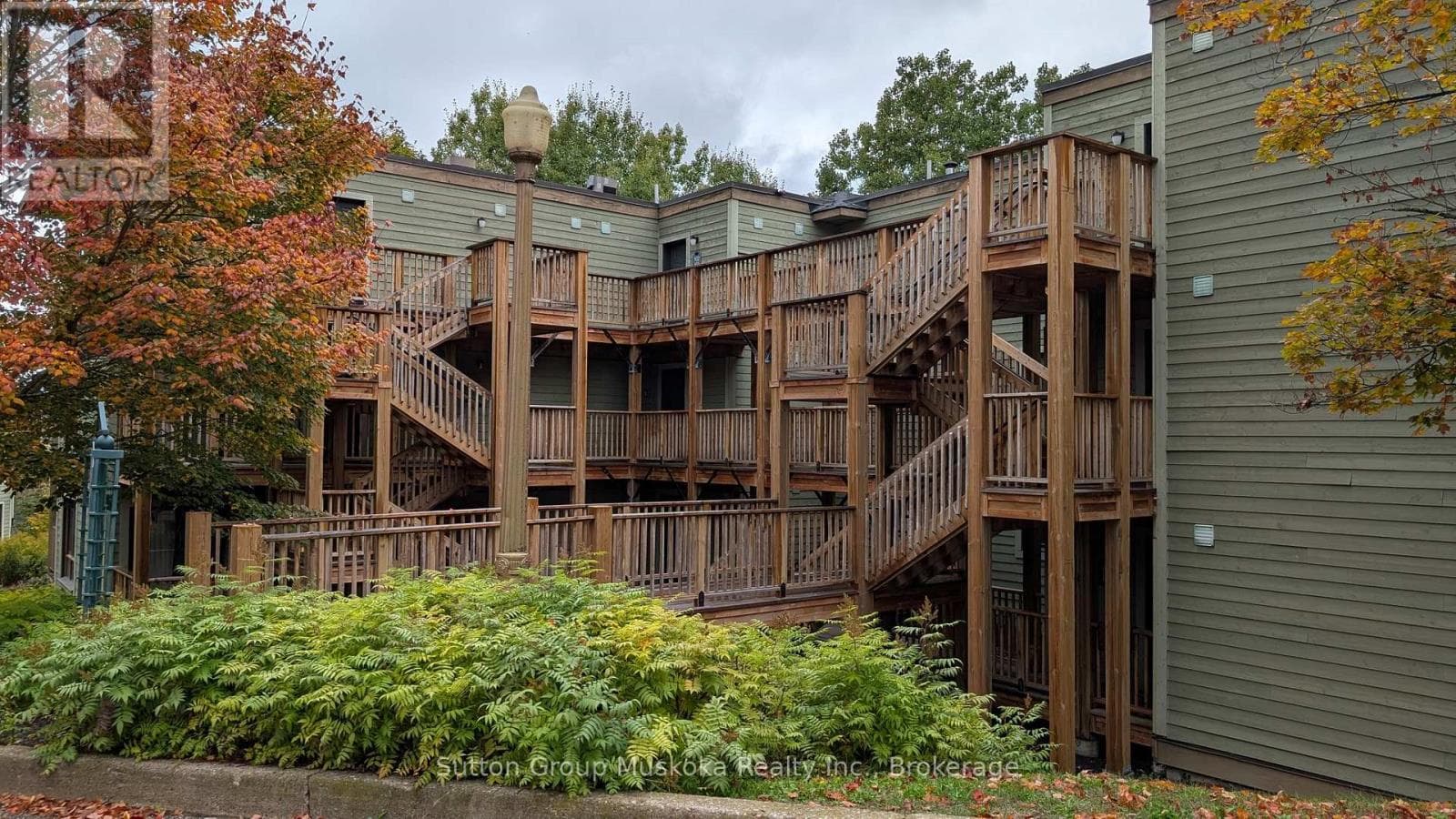 27-202 GOLFVIEW - DEERHURST DRIVE in
