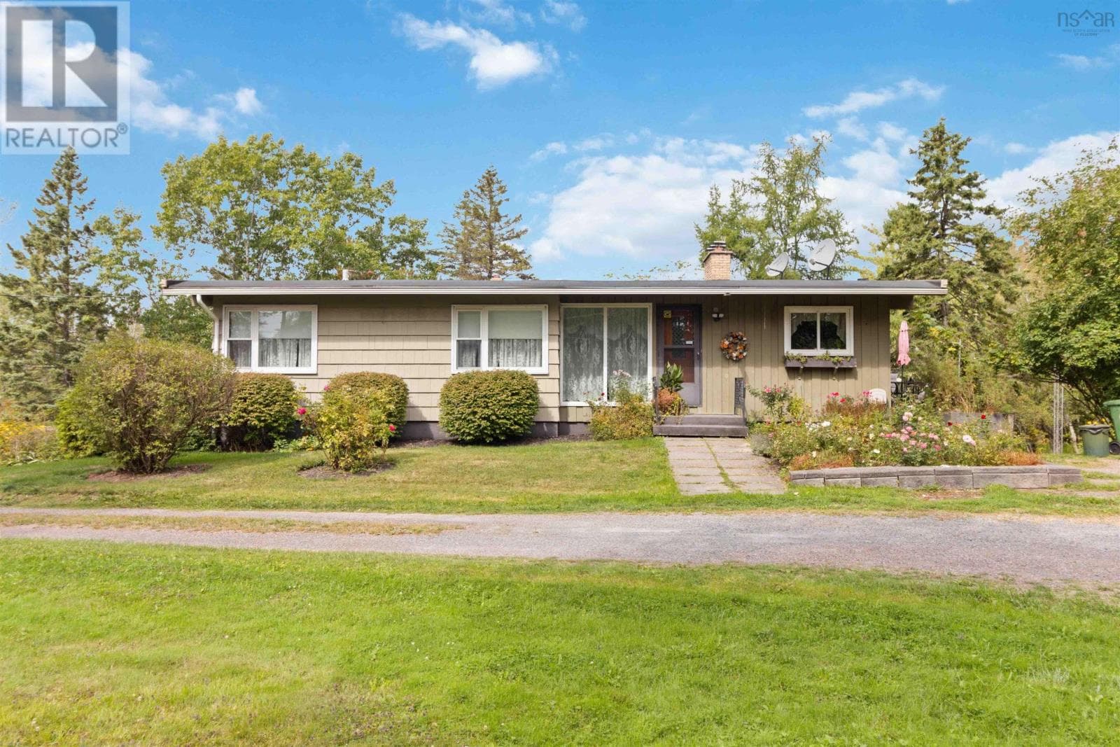 421 St. Andrews River Road in