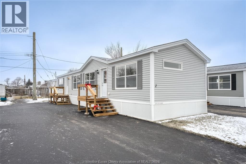 2 LINDA CRESCENT in
