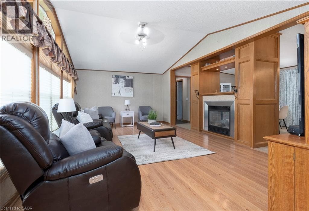 1161 4TH CONCESSION ROAD WEST in 1100