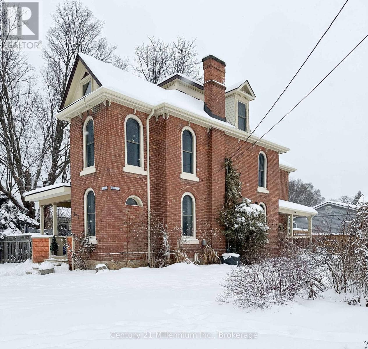 692 15TH STREET E in