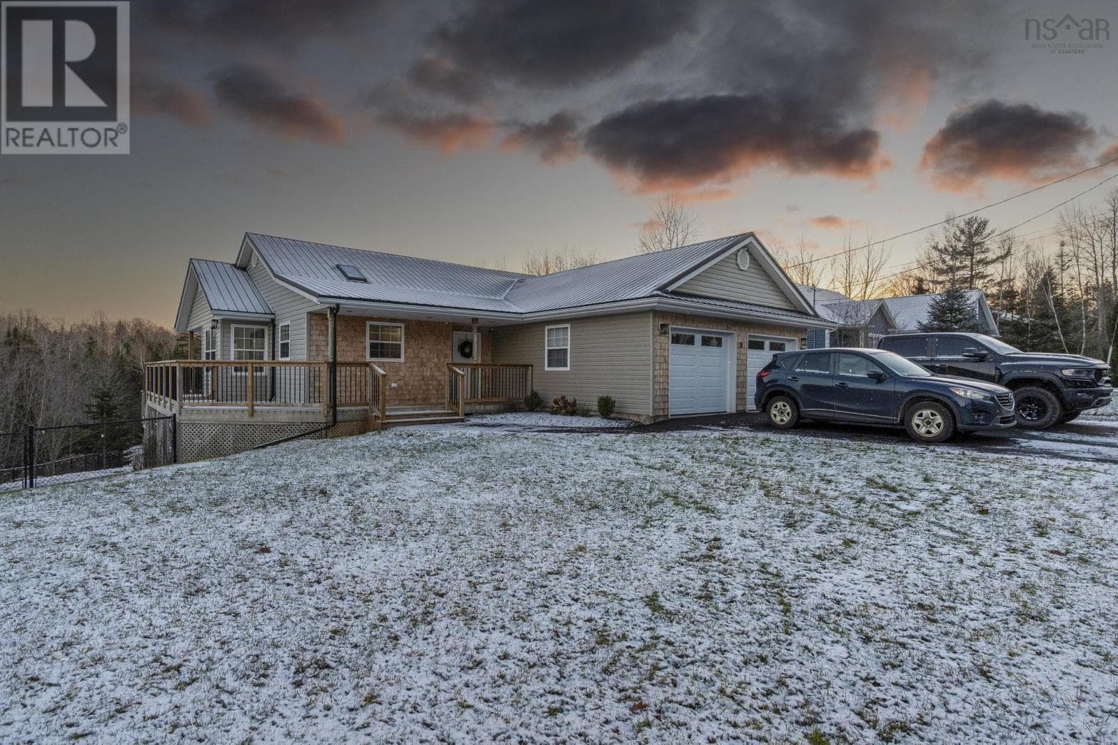 10 HILLSIDE CRESCENT in