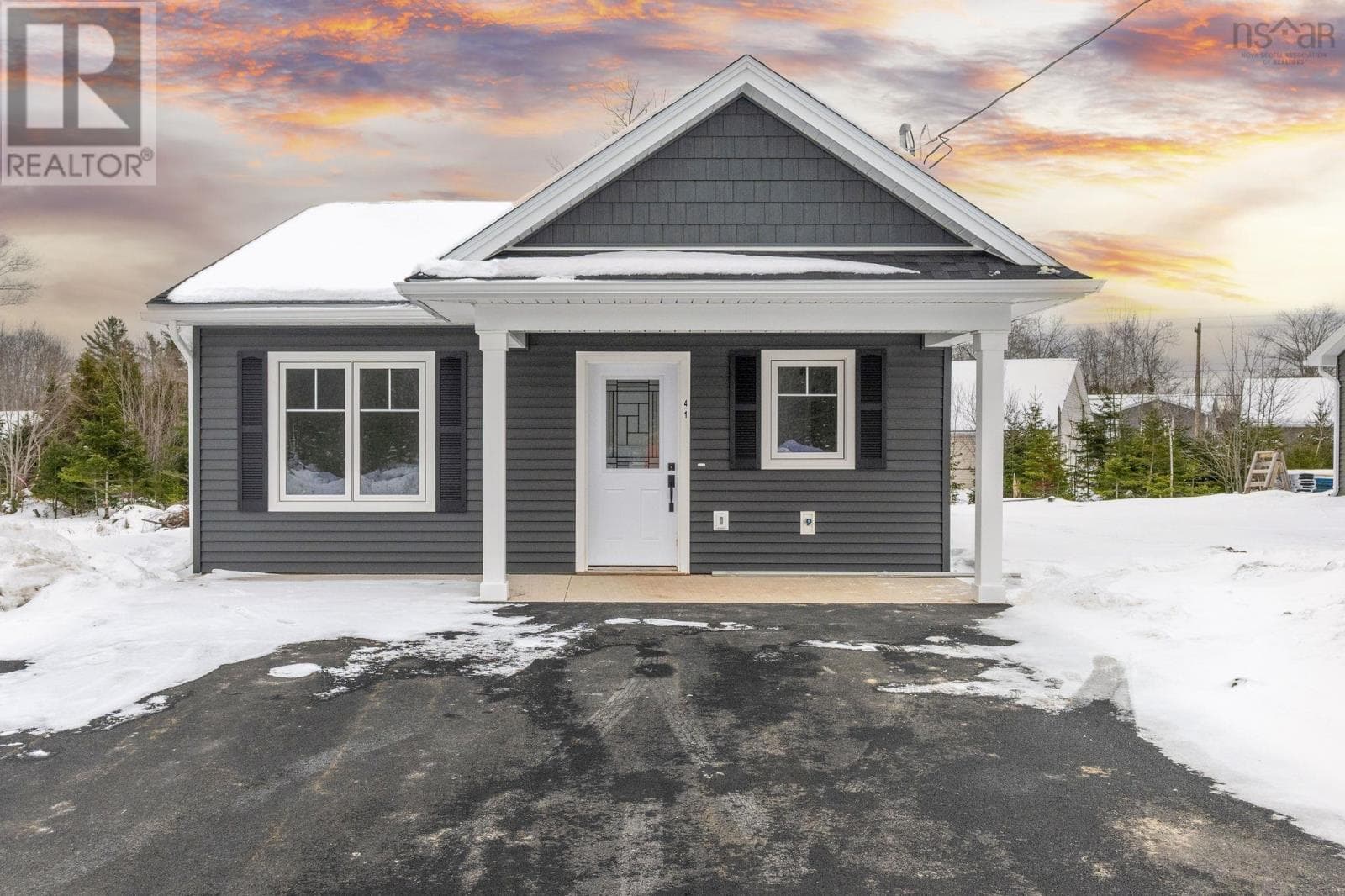 41 Amelia Ave Avenue in