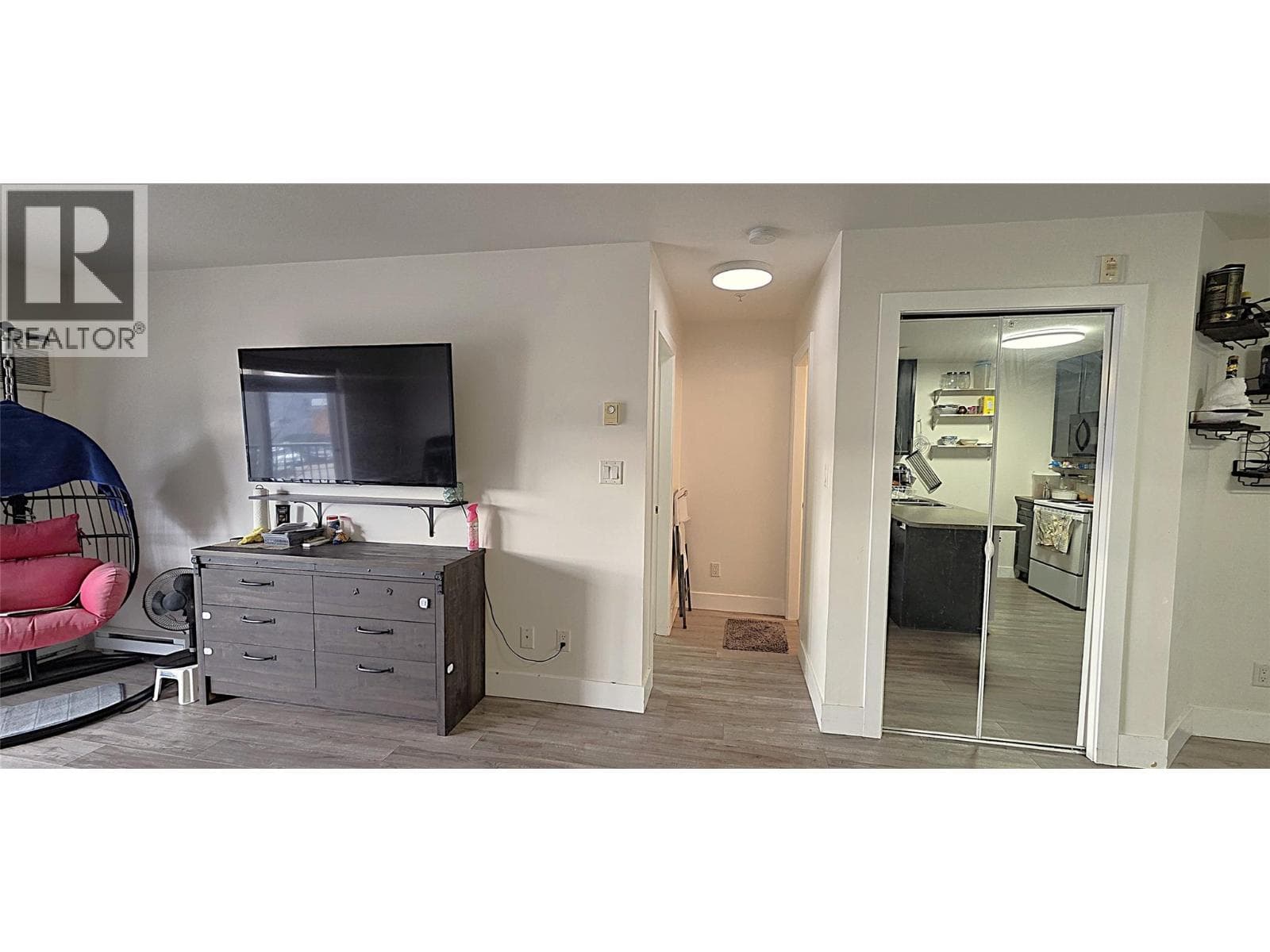 256 Hastings Avenue Unit# 206 in