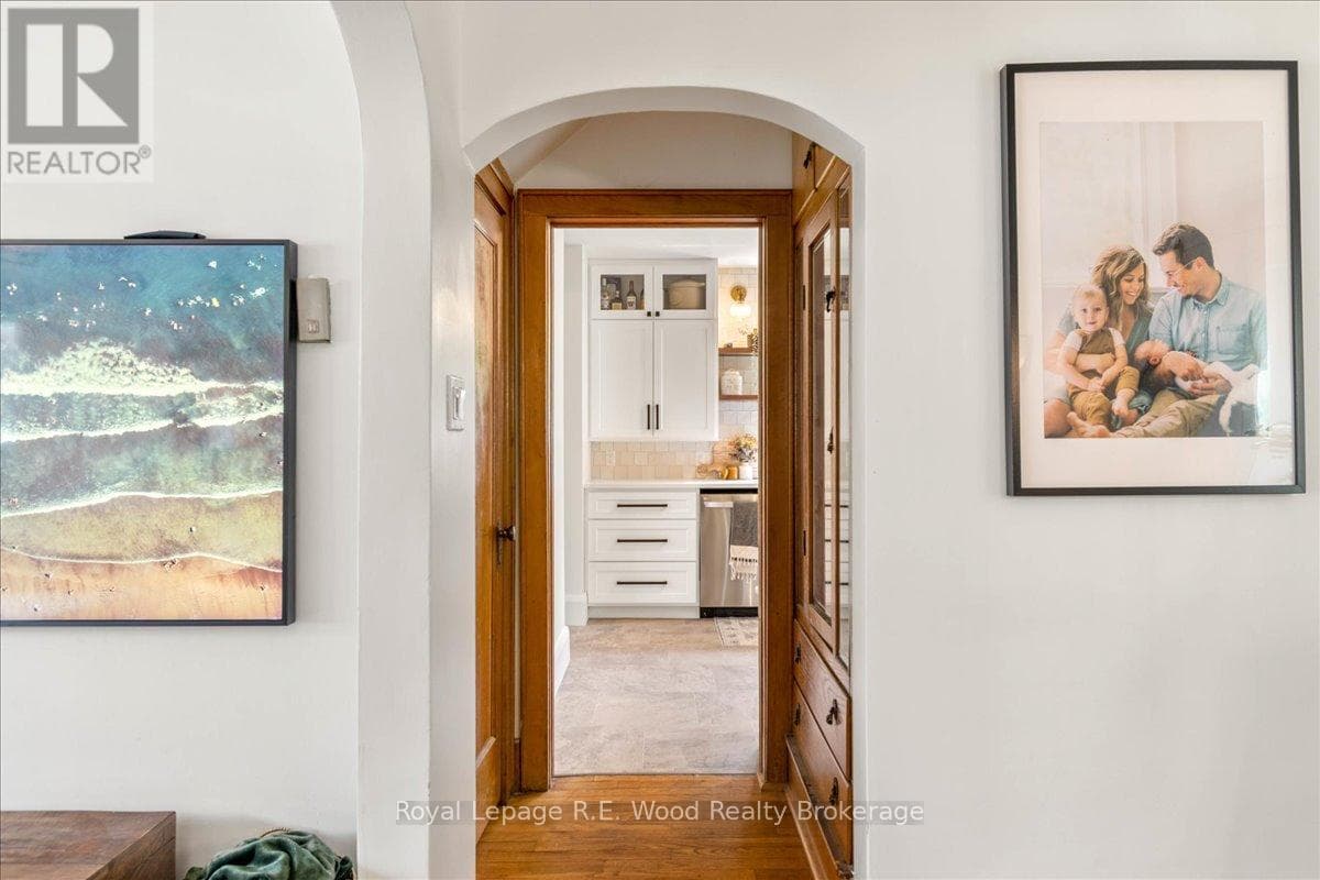 15 MCKENZIE STREET in