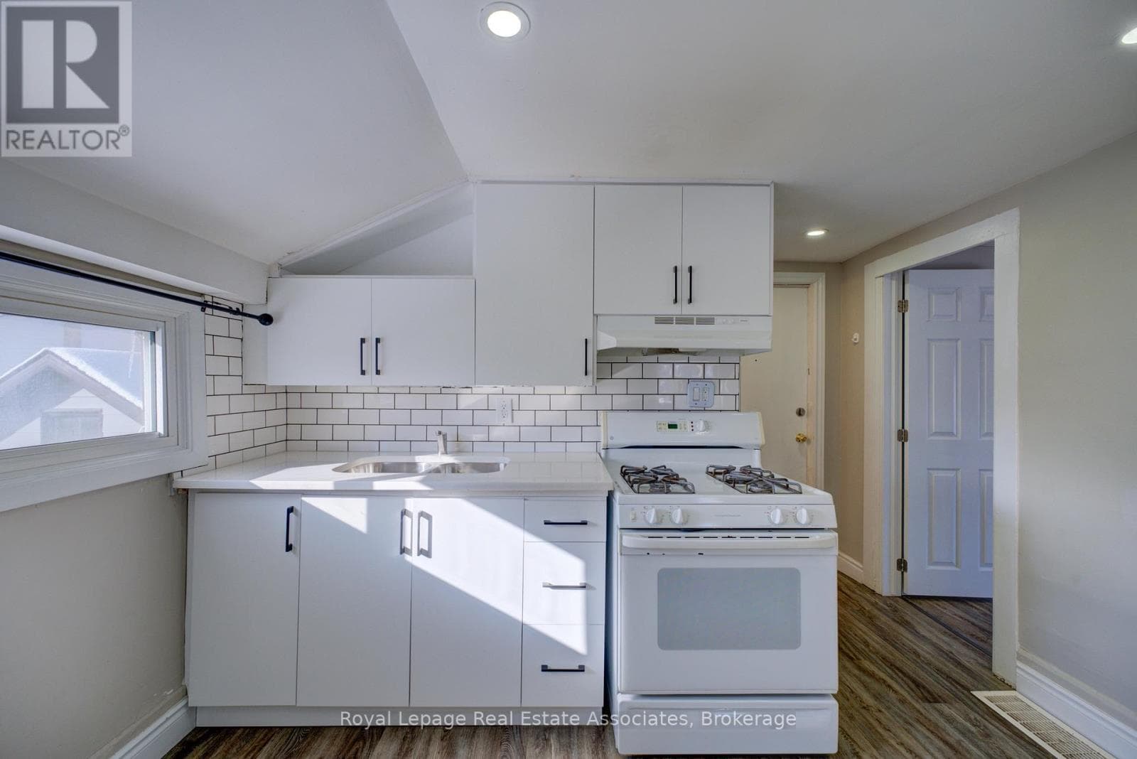 3 - 24 DUKE STREET in