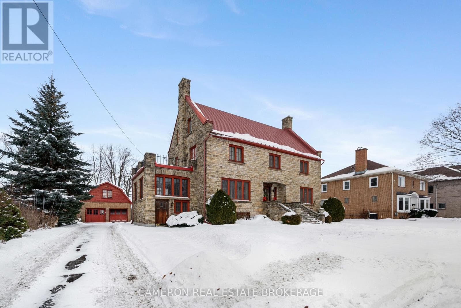 425 SECOND STREET EAST in