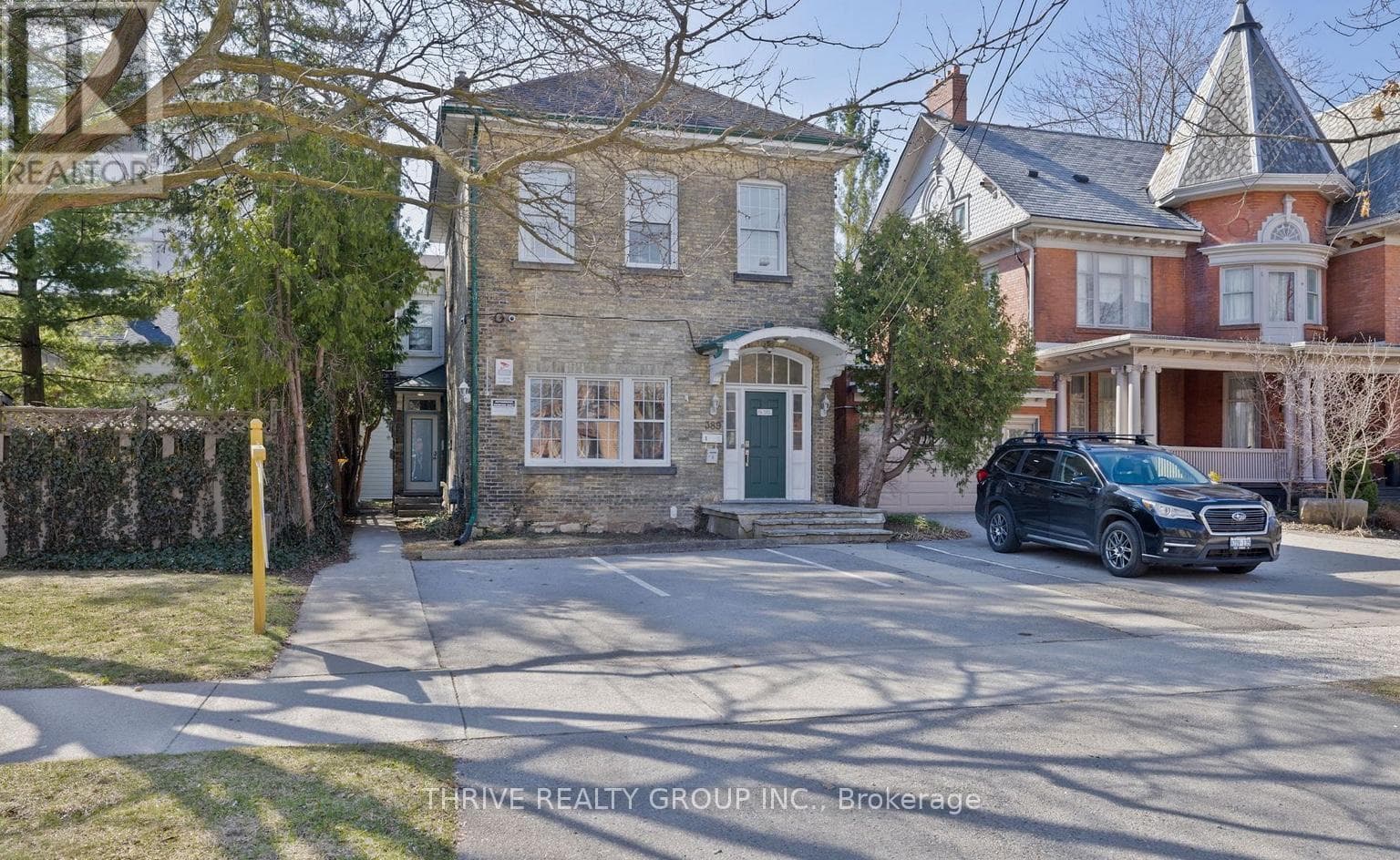389 DUFFERIN AVENUE in