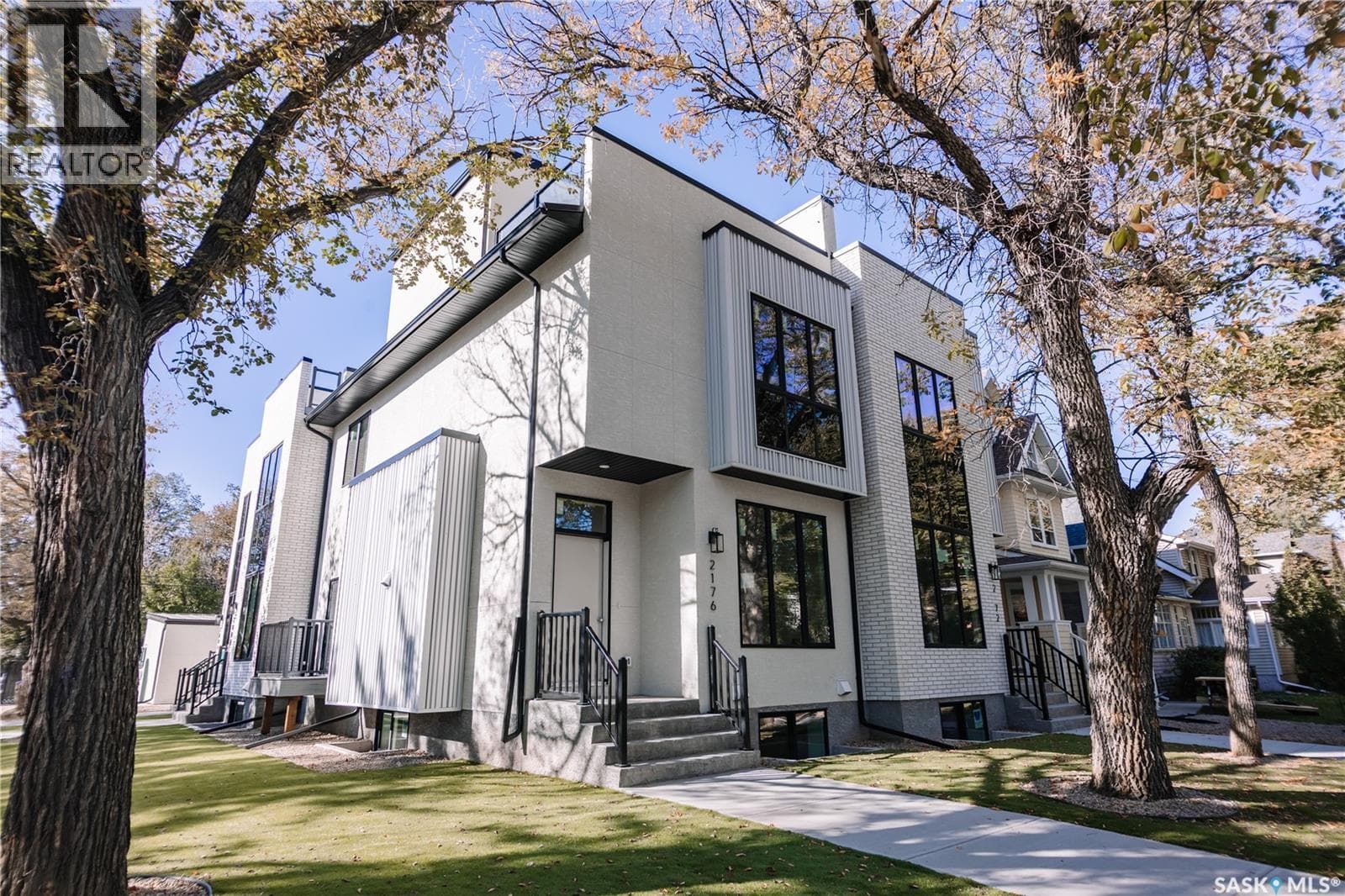 2804 14th AVENUE in Old 33