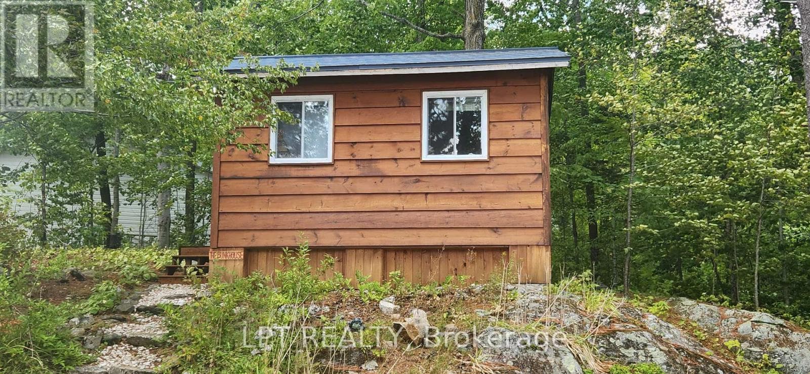 385 PORCUPINE WAY in