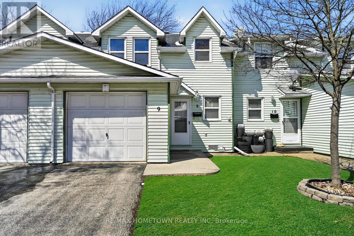 9 - 27 ALDERSHOT AVENUE in