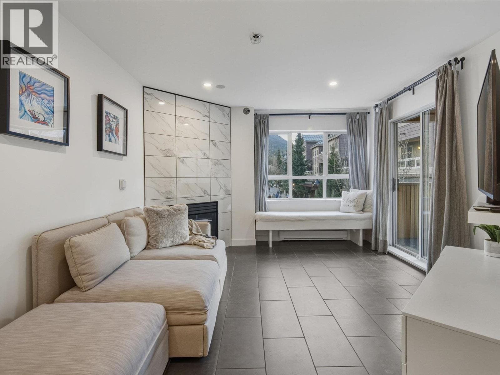 243 4350 LORIMER ROAD in