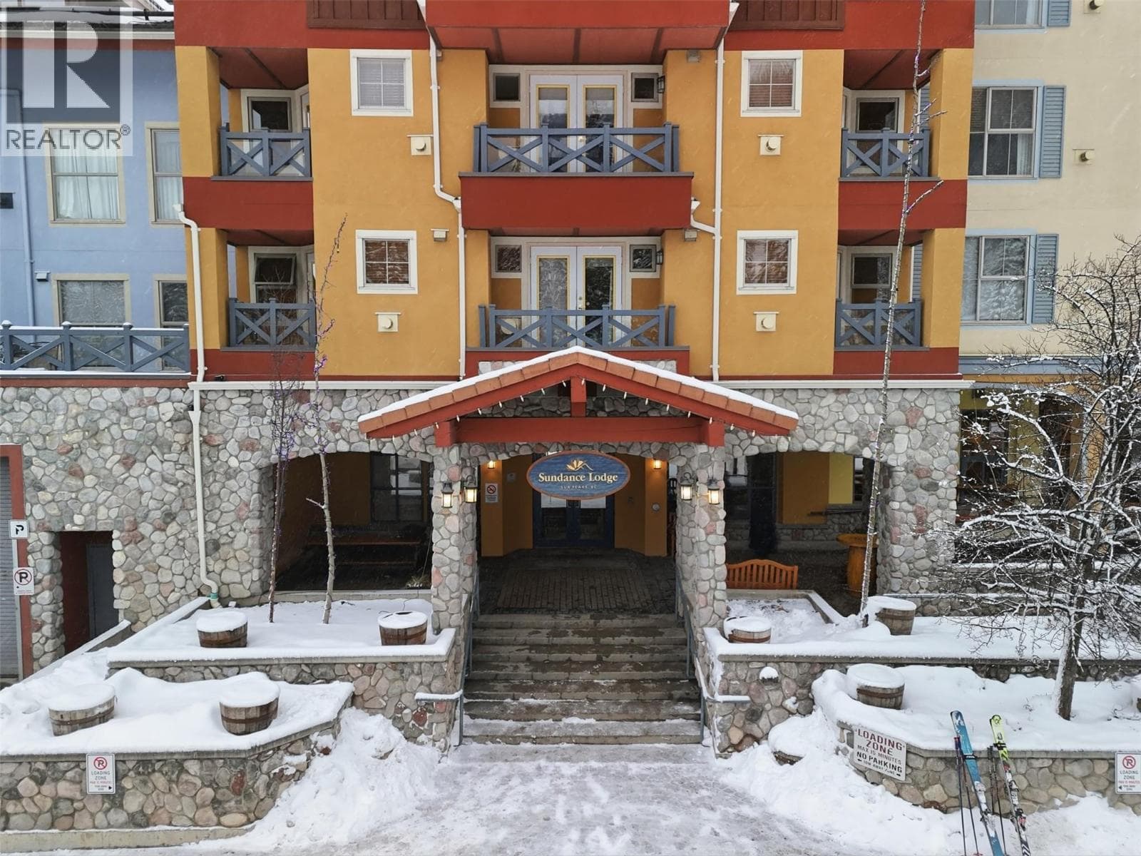 3160 Creekside Creekside Way Unit# 204 in