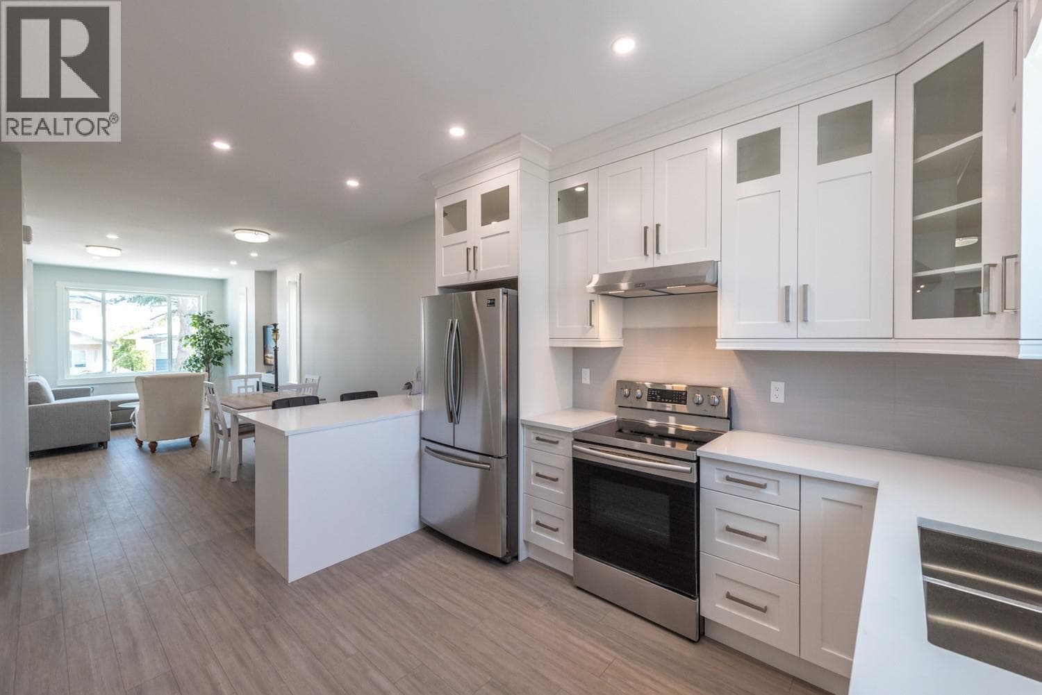 742 KAMLOOPS AVENUE UNIT 101 in