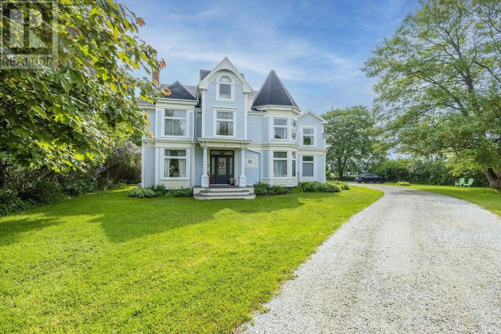 76 MONTAGUE ROW in
