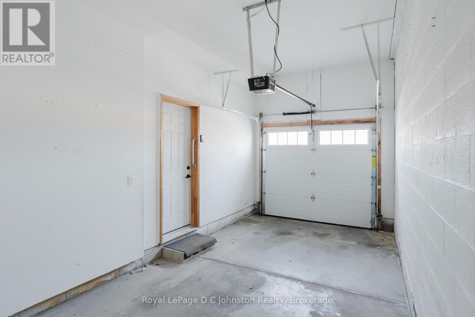 18 - 935 GODERICH STREET N in