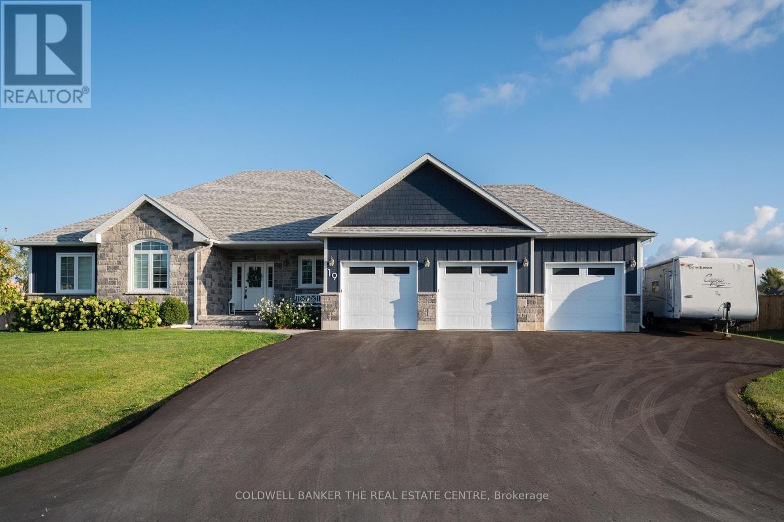19 CHESLOCK CRESCENT in