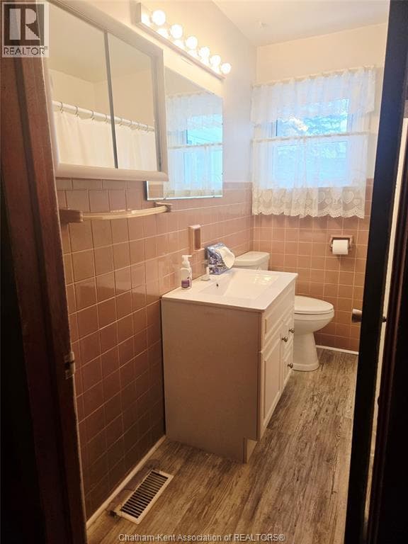 86 Lamila STREET in