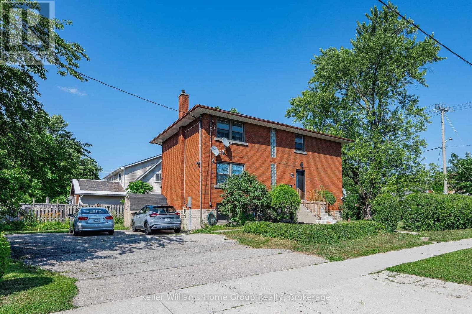 228 CONNAUGHT STREET in Vanier/Rockway