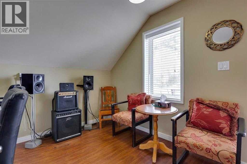 102 RAILWAY AVENUE EAST in