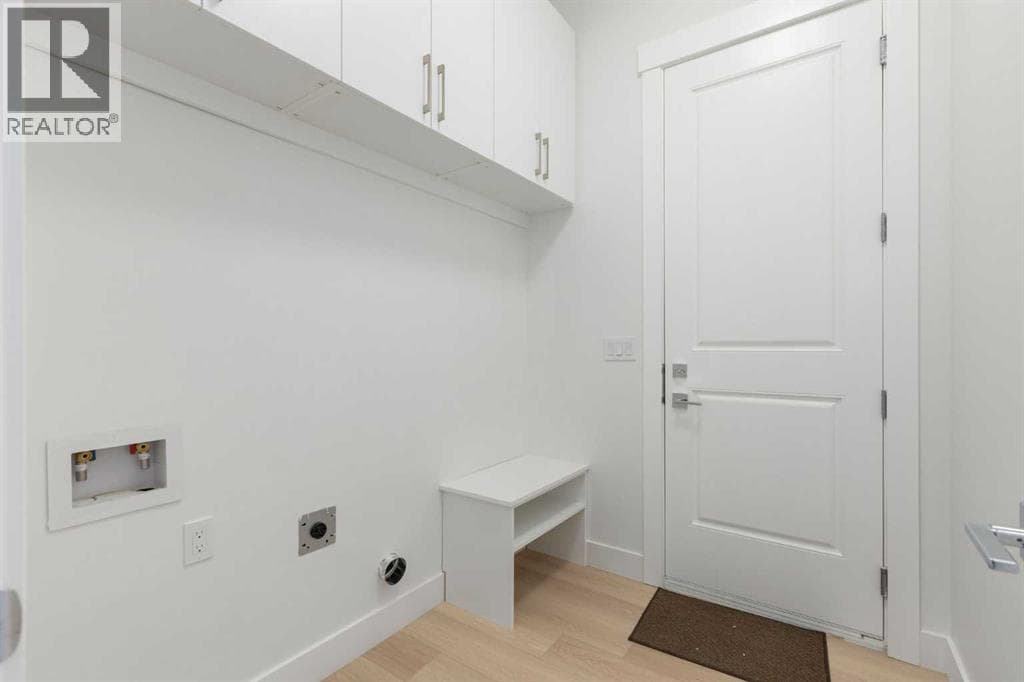 376 MUIRFIELD CRESCENT in