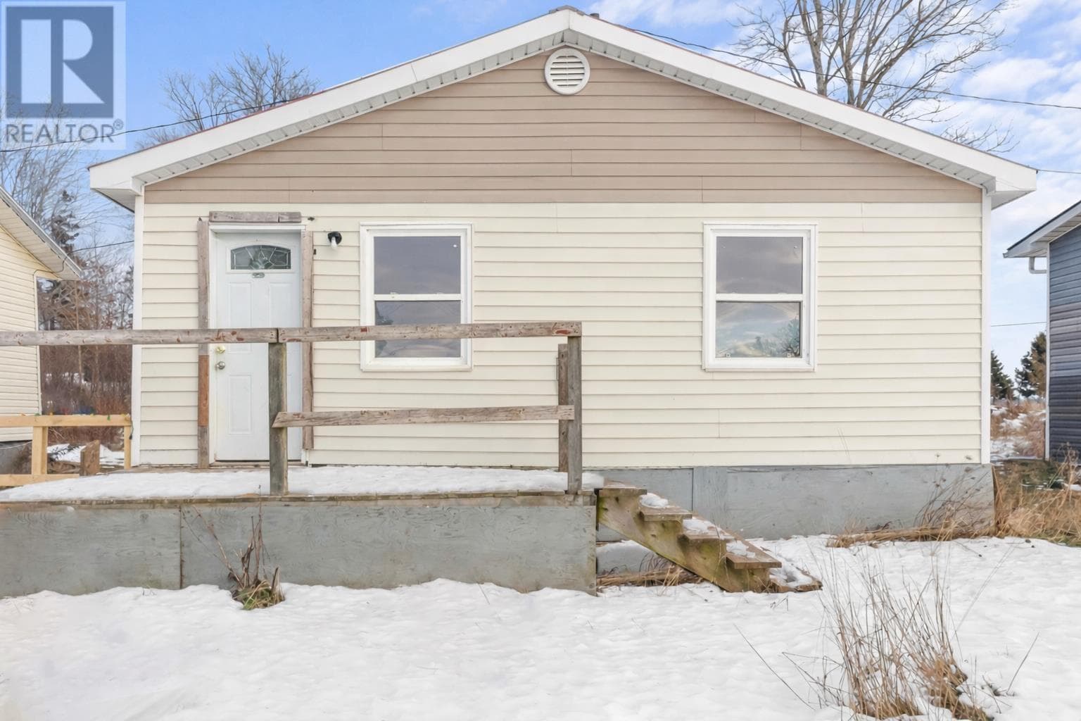 1642 Brackley Point Road in