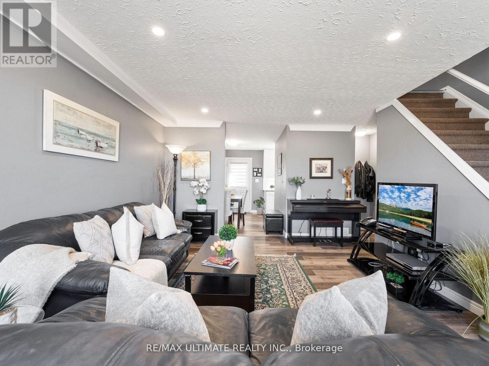 3 - 252 BERTIE STREET in