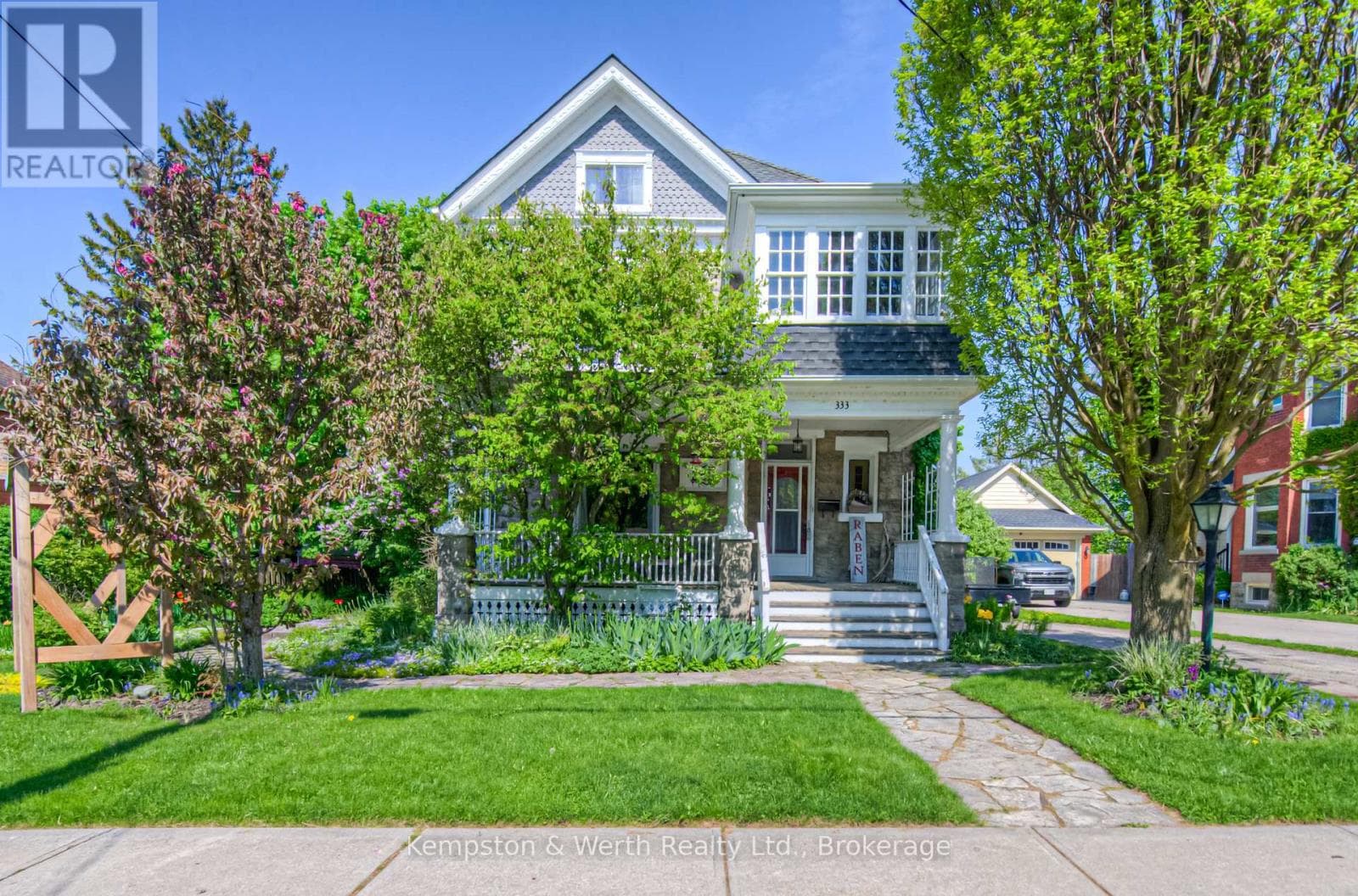333 BARBER Avenue N in