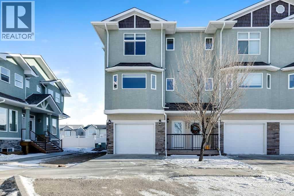 331 Strathcona Circle in