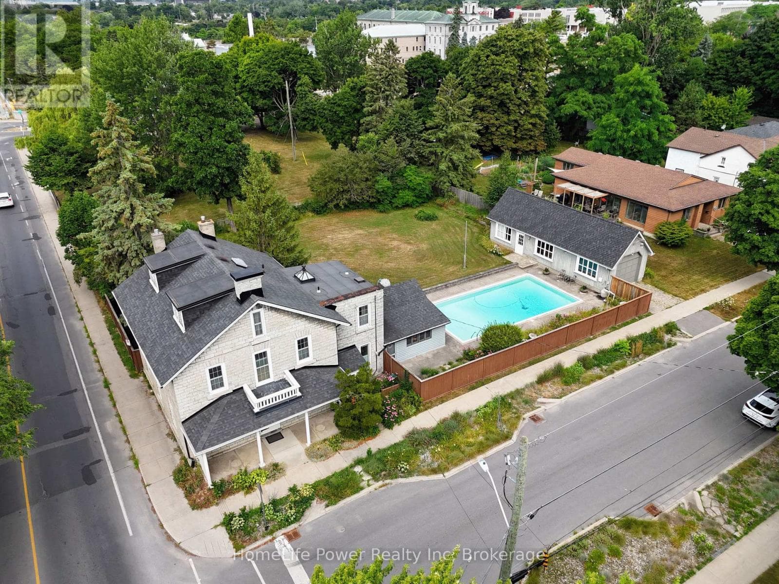 2 ALWINGTON AVENUE in Alwington