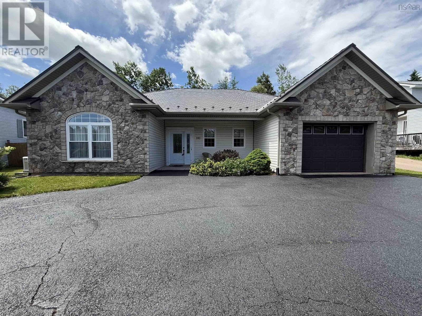 103 OAKWOOD DRIVE in