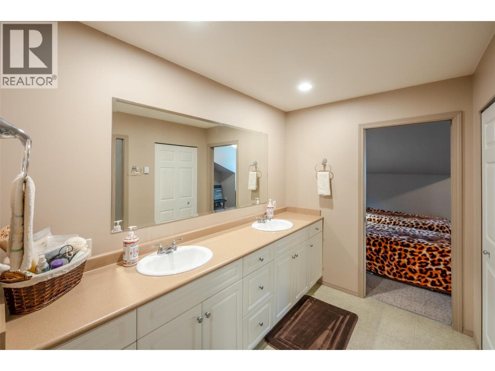 2454 Coalmont Road in