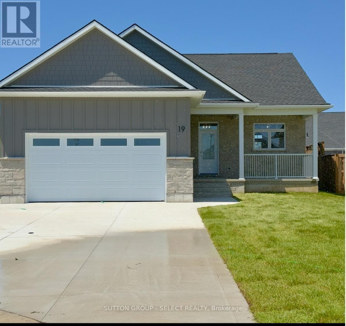 19 LOIS COURT in