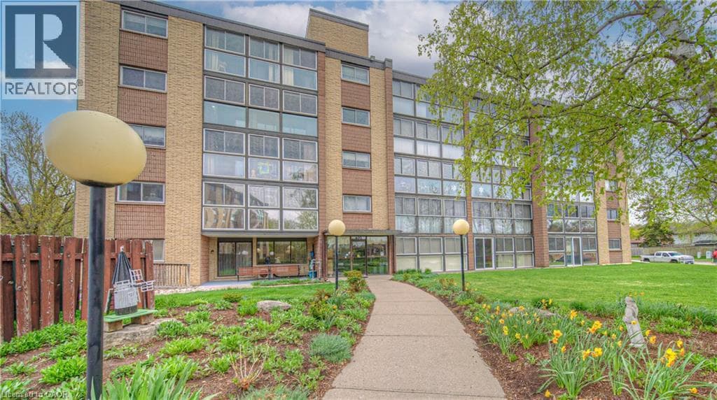 400 CHAMPLAIN BOULEVARD UNIT 406 in Galt City Centre/South Galt